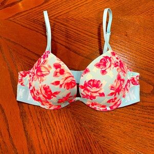 PINK Wear Everywhere Super Push Up Bra